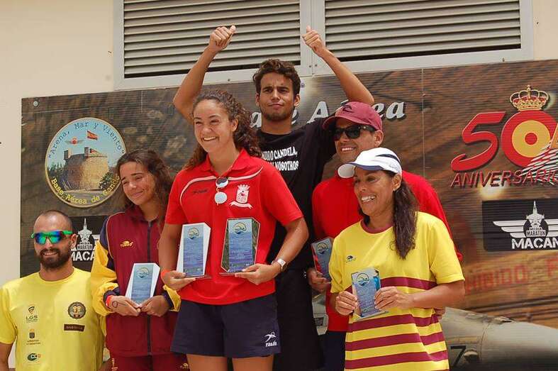 La teldense Ainhoa Santana en el podio general de 3.000 metros de distancia (Foto TA)